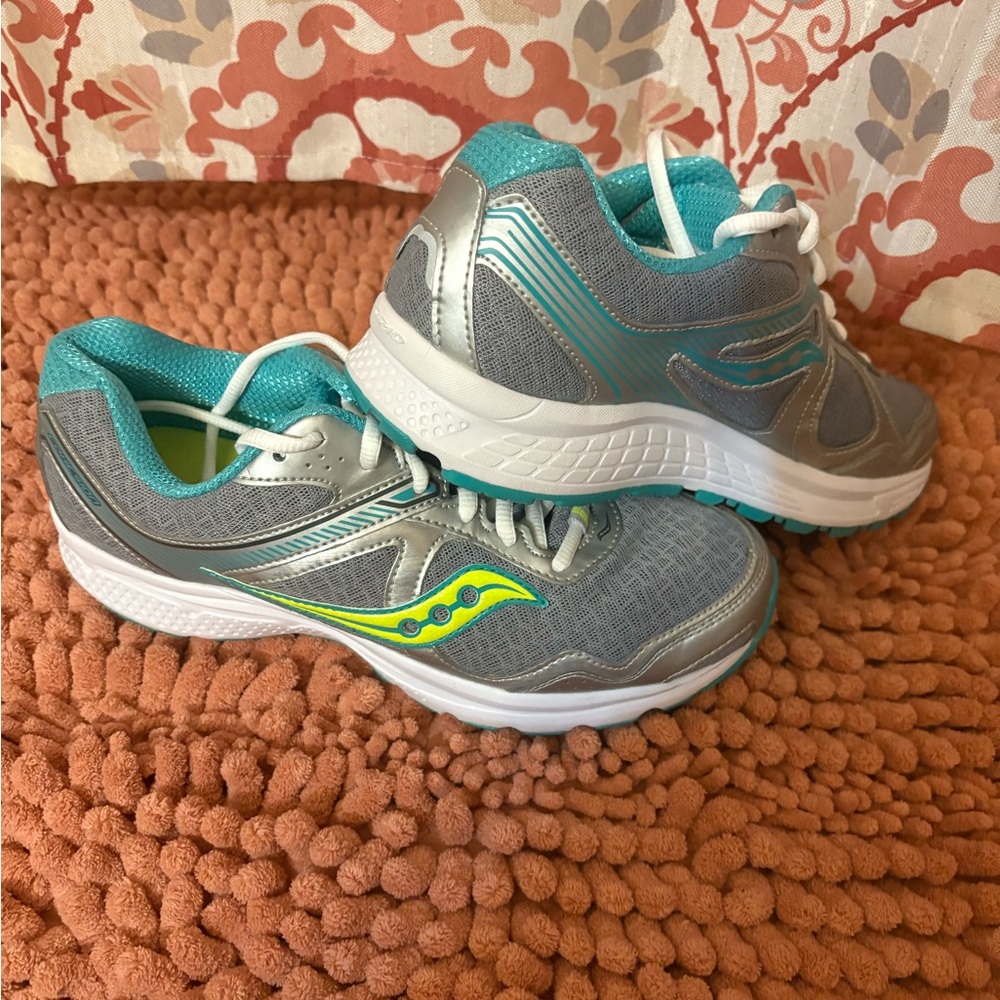 Saucony Women's Gray and Teal Running Shoes